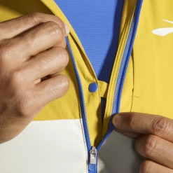 Cortavientos Running Brooks Canopy Jacket Ocre Blanco -Activa Tienda cortavientos running brooks canopy jacket ocre blanco 6